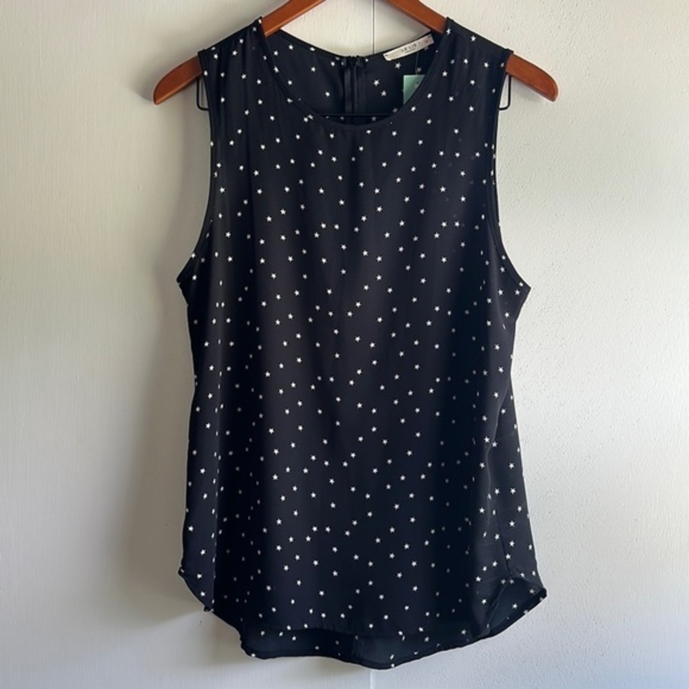 Le Lis Nualla Star Pattern Crew Neck Sleeveless Blouse Size M NWT